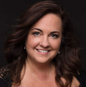 Meet your Posher, Lora